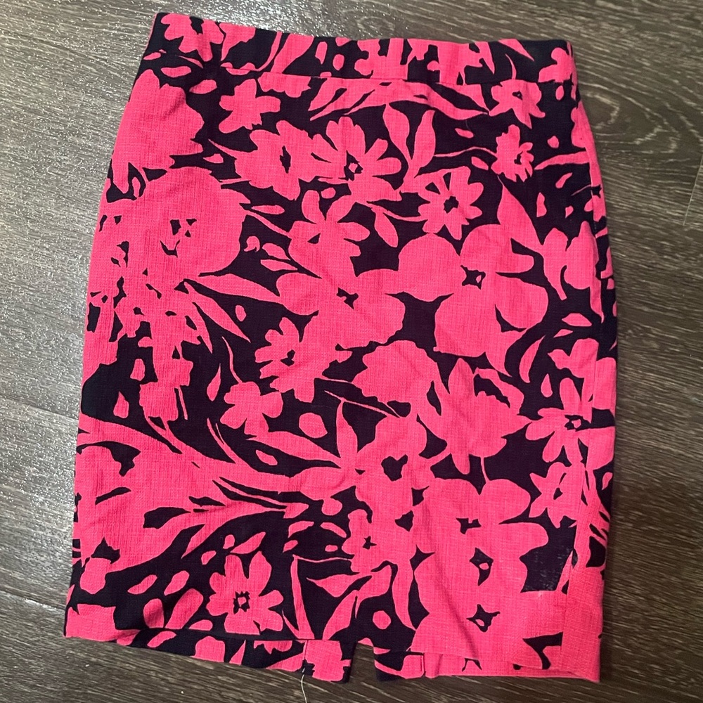 J. Crew Pink and Navy Blue Floral Skirt, perfect for office! EUC - size 2
